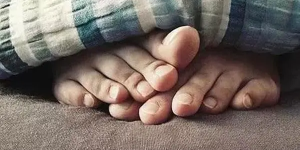 一脫鞋子就尷尬？腳臭的4大原因和解決妙招！