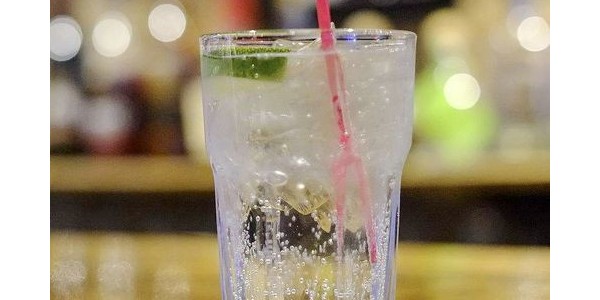 喝蘇打水能降尿酸？真相來了！