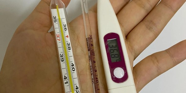 水銀體溫計不安全，孩子用哪種體溫計更方便又安全？